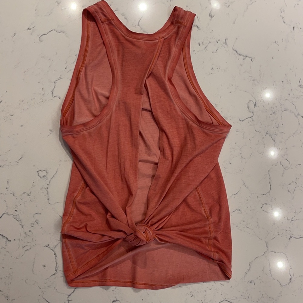 Lululemon All Tied Up Tank Size 4